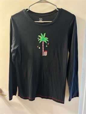 HUE Black Crewneck Tee